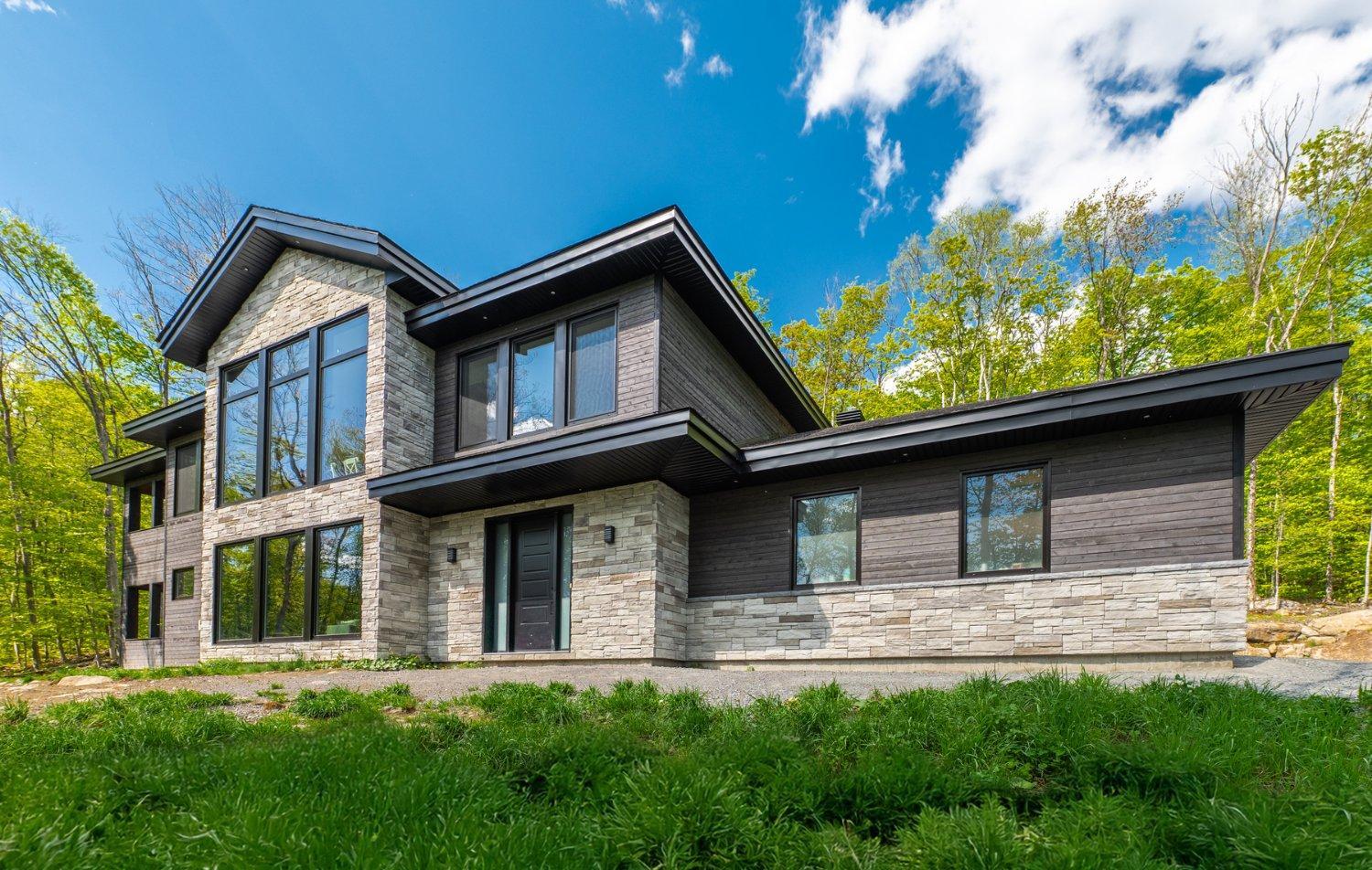 









139


Mtée des Samares

,
Sainte-Agathe-des-Monts,




QC
J8C0R7

