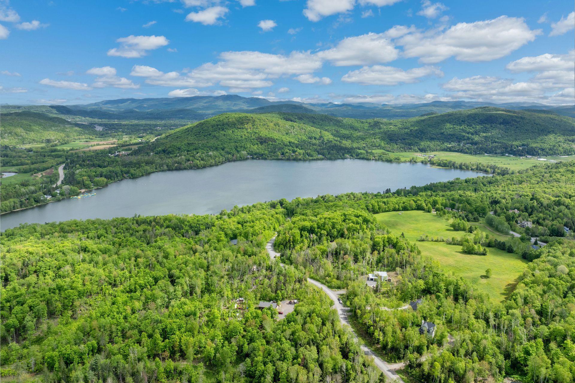 









485


Ch. de la Muraille

,
Mont-Tremblant,




QC
J8E0E1


