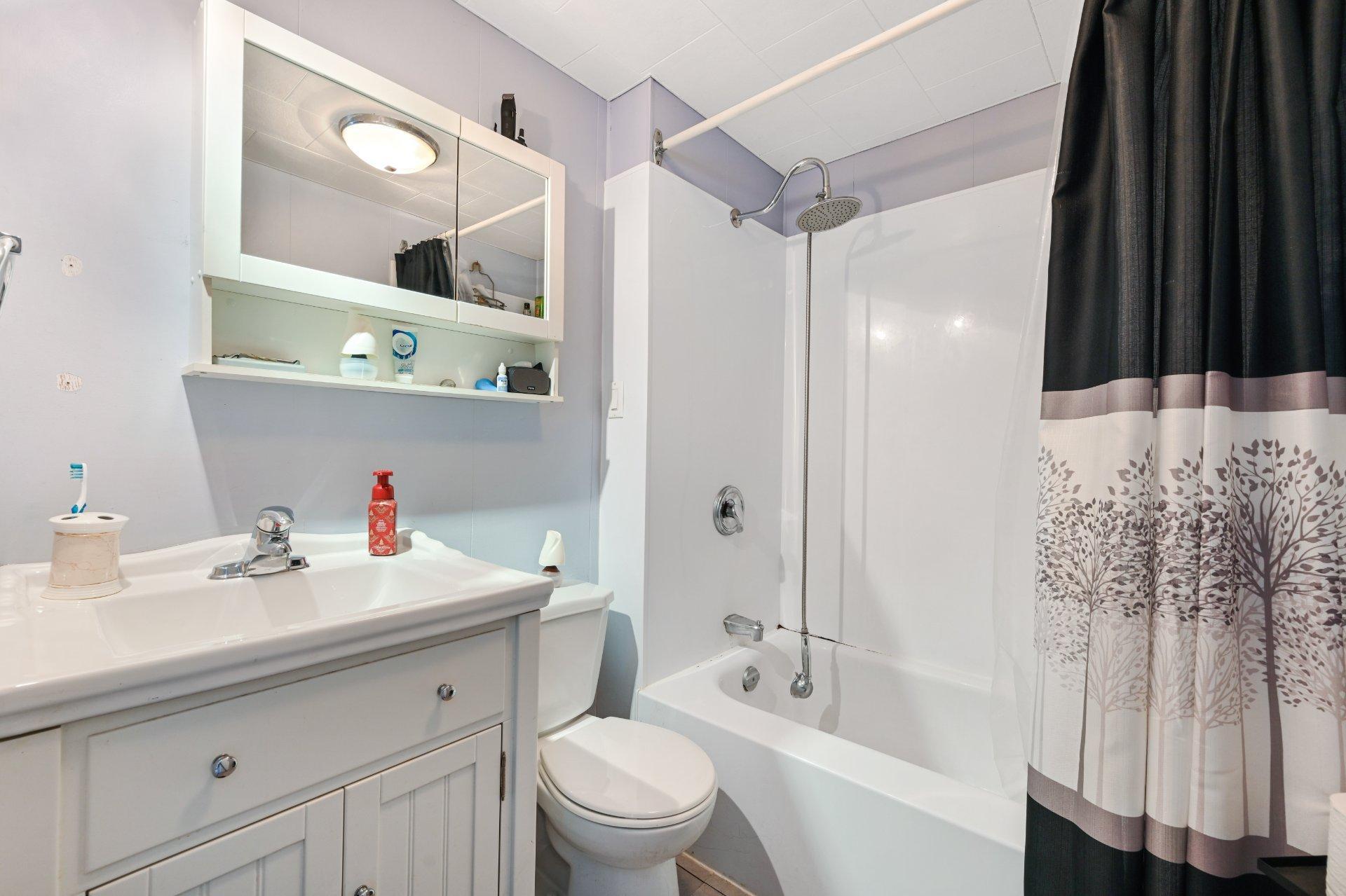









66


Rue St-Paul

,
Saint-Jean-sur-Richelieu,




QC
J3B1Z2

