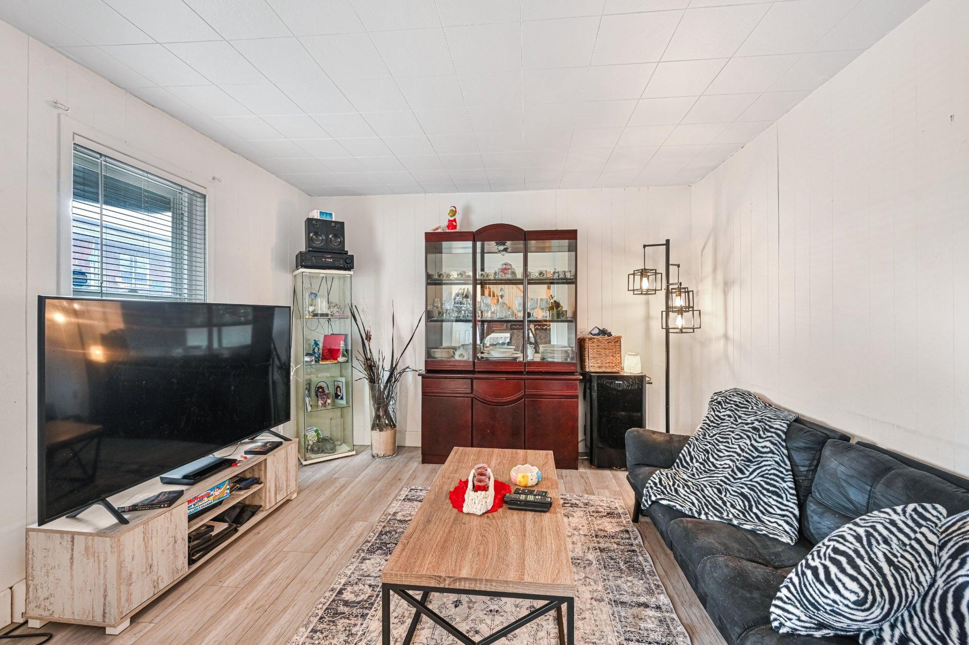 









66


Rue St-Paul

,
Saint-Jean-sur-Richelieu,




QC
J3B1Z2

