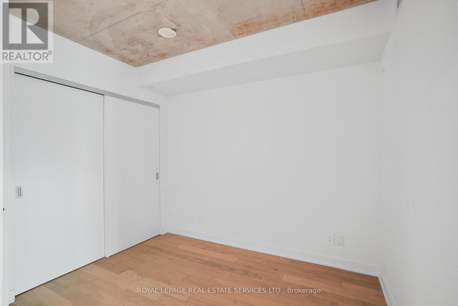 












302 - 2720 DUNDAS STREET W

,
Toronto,




Ontario
M6P1Y2

