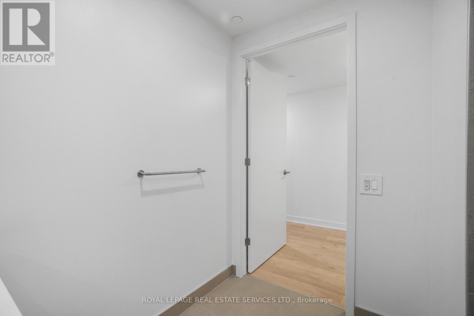 












302 - 2720 DUNDAS STREET W

,
Toronto,




Ontario
M6P1Y2

