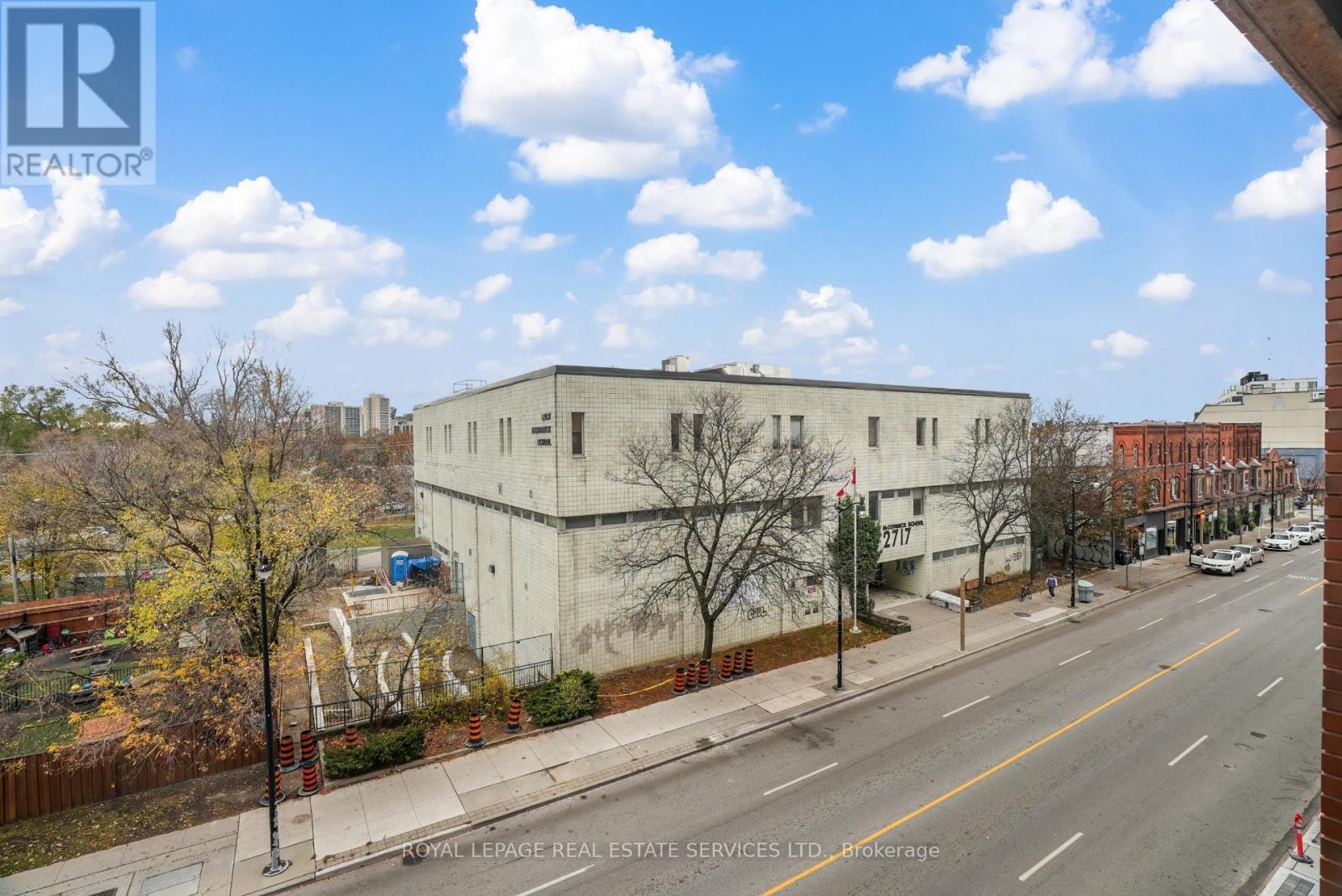 












302 - 2720 DUNDAS STREET W

,
Toronto,




Ontario
M6P1Y2

