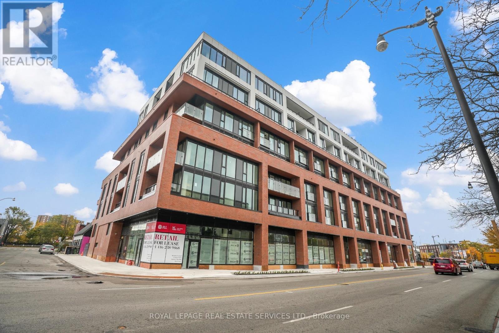 












302 - 2720 DUNDAS STREET W

,
Toronto,




Ontario
M6P1Y2

