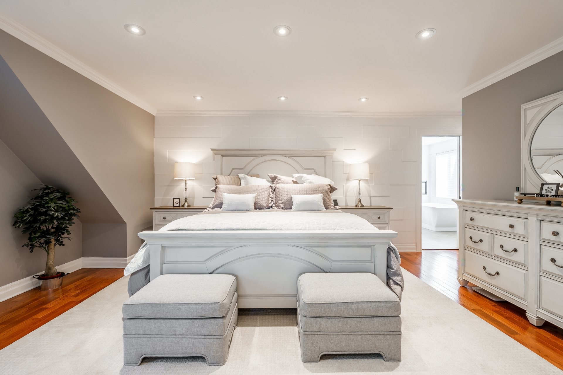 









264


Brighton Drive

,
Beaconsfield,




QC
H9W2L6

