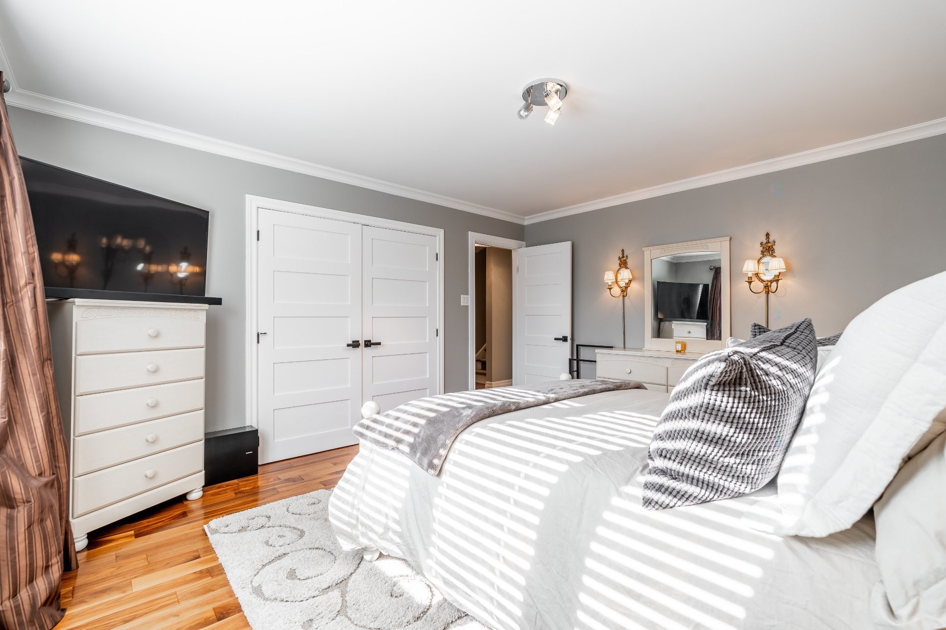 









264


Brighton Drive

,
Beaconsfield,




QC
H9W2L6

