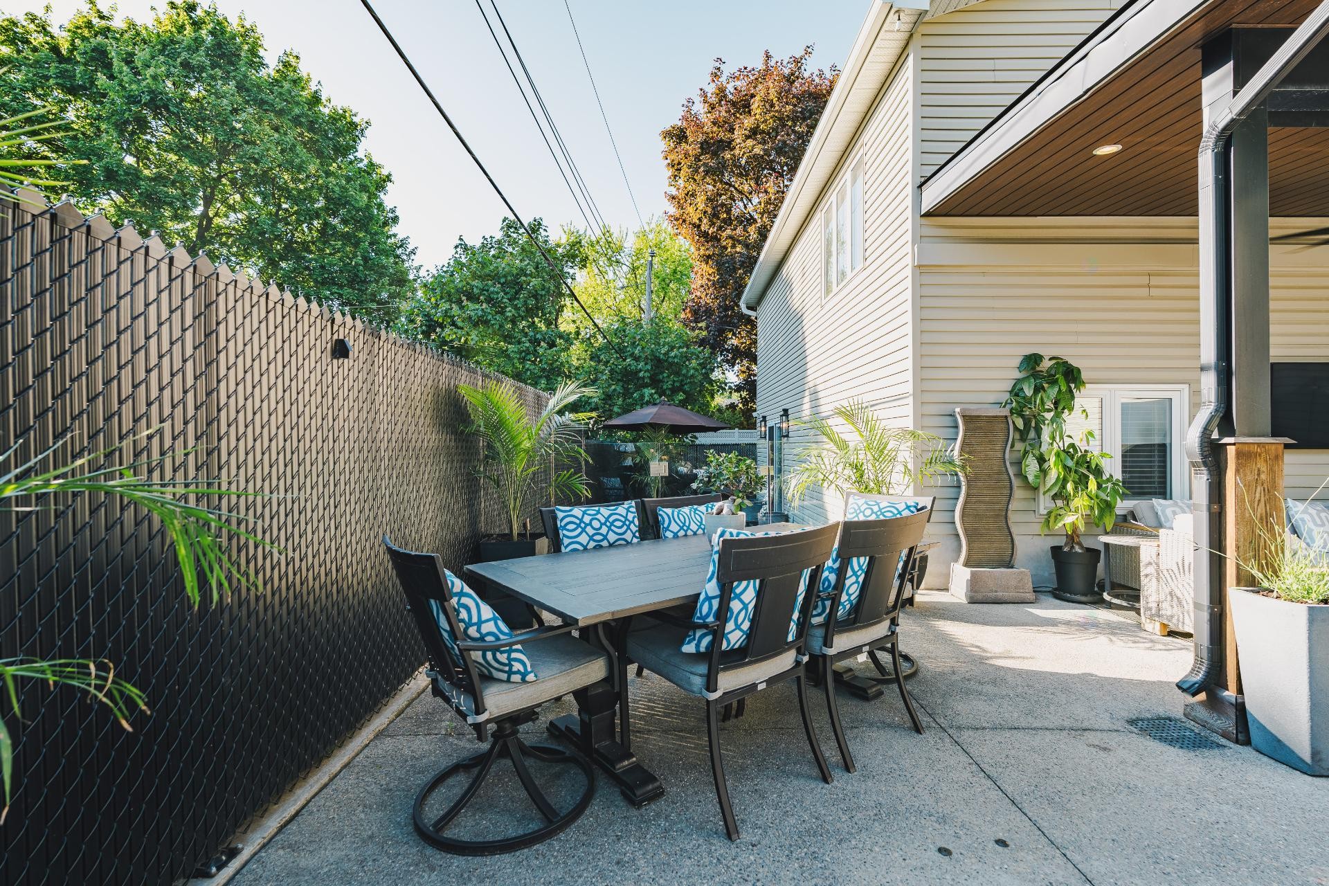 









264


Brighton Drive

,
Beaconsfield,




QC
H9W2L6

