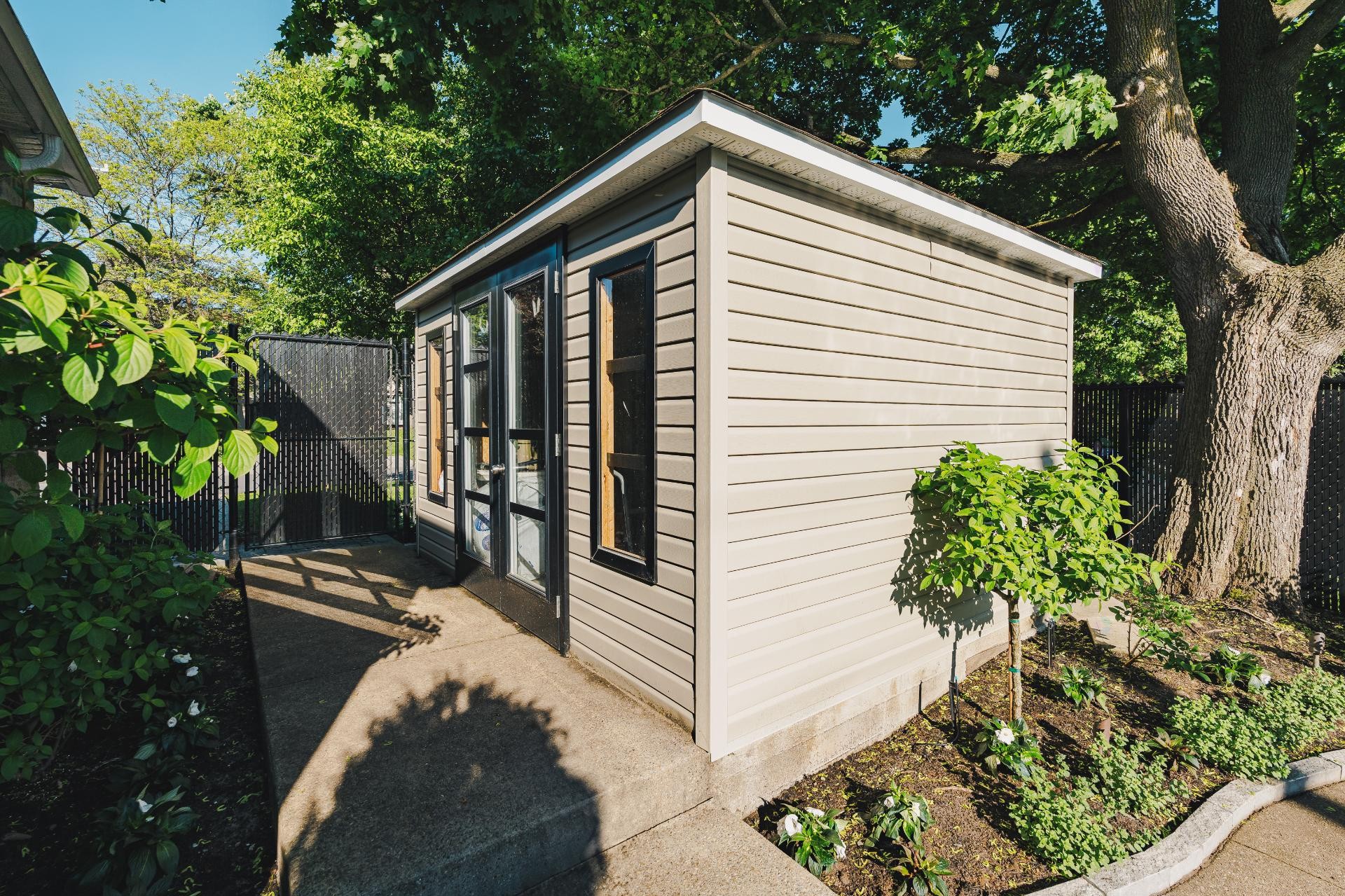 









264


Brighton Drive

,
Beaconsfield,




QC
H9W2L6

