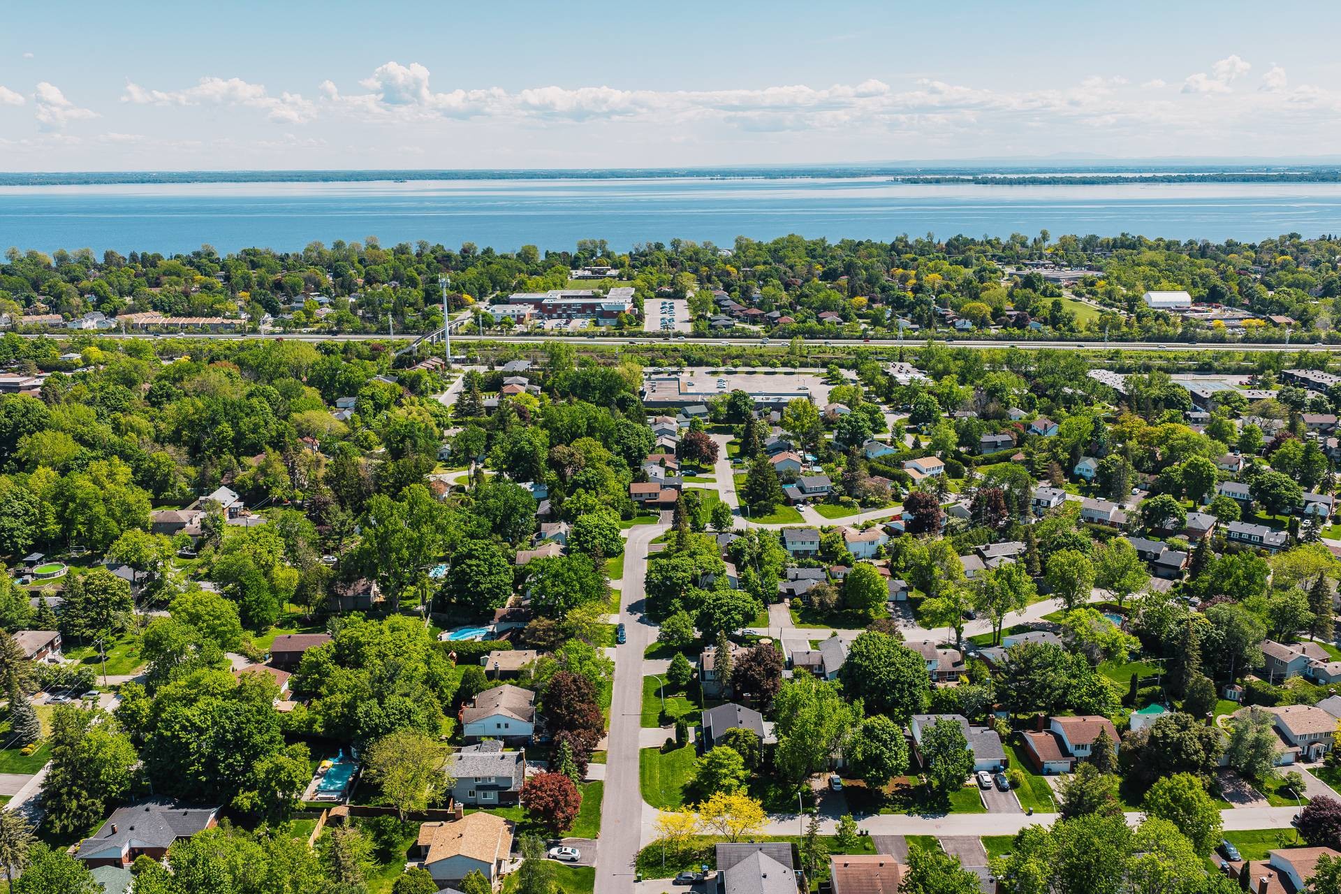 









264


Brighton Drive

,
Beaconsfield,




QC
H9W2L6

