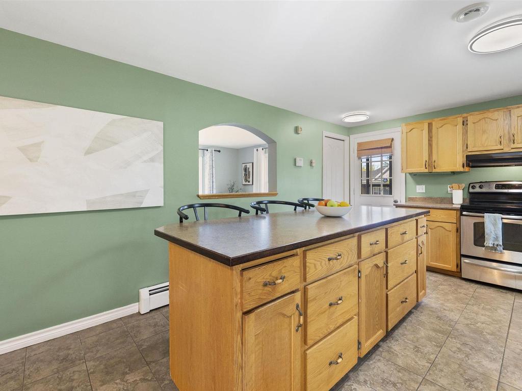 












19 Frenchy Road

,
Lantz,




NS
B2S 1R3

