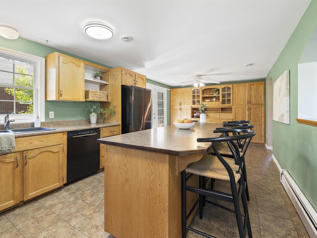 












19 Frenchy Road

,
Lantz,




NS
B2S 1R3


