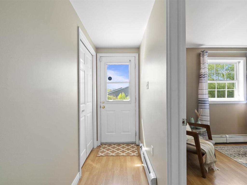 












19 Frenchy Road

,
Lantz,




NS
B2S 1R3

