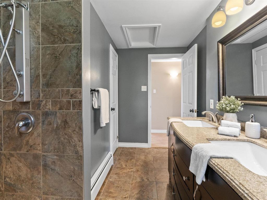 












19 Frenchy Road

,
Lantz,




NS
B2S 1R3

