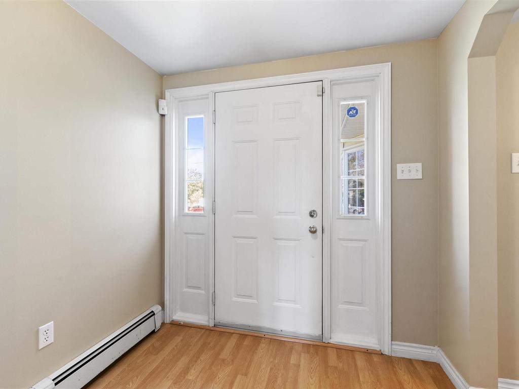 












19 Frenchy Road

,
Lantz,




NS
B2S 1R3


