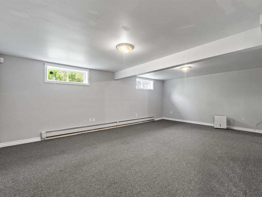 












19 Frenchy Road

,
Lantz,




NS
B2S 1R3

