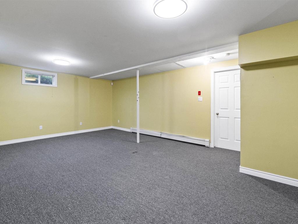 












19 Frenchy Road

,
Lantz,




NS
B2S 1R3

