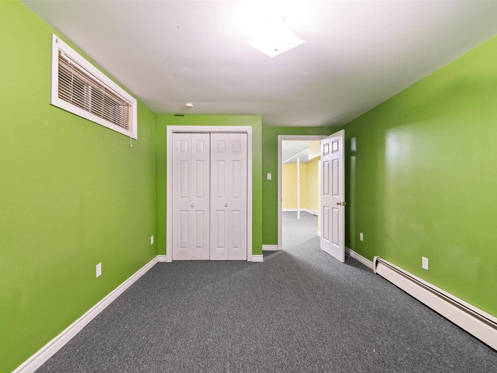 












19 Frenchy Road

,
Lantz,




NS
B2S 1R3

