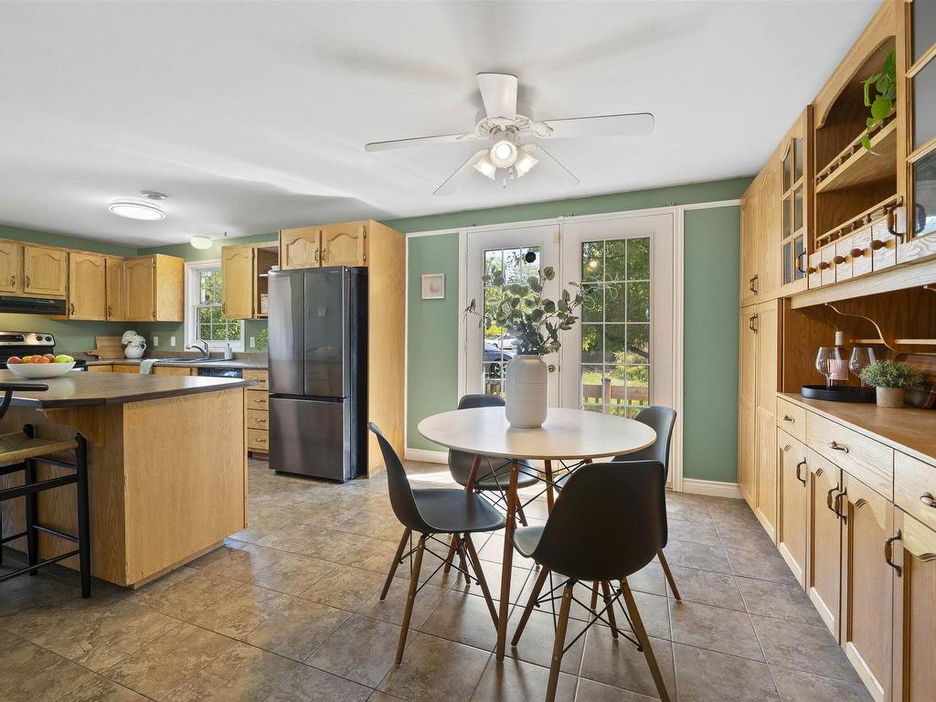












19 Frenchy Road

,
Lantz,




NS
B2S 1R3

