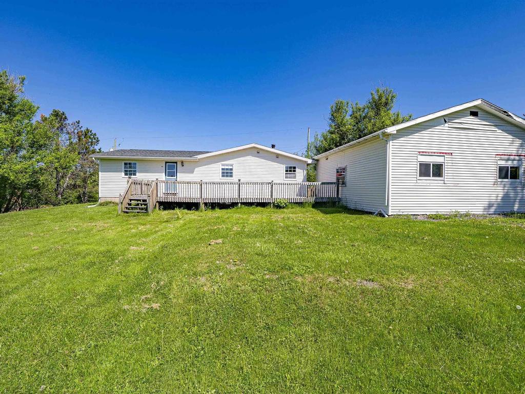 












19 Frenchy Road

,
Lantz,




NS
B2S 1R3

