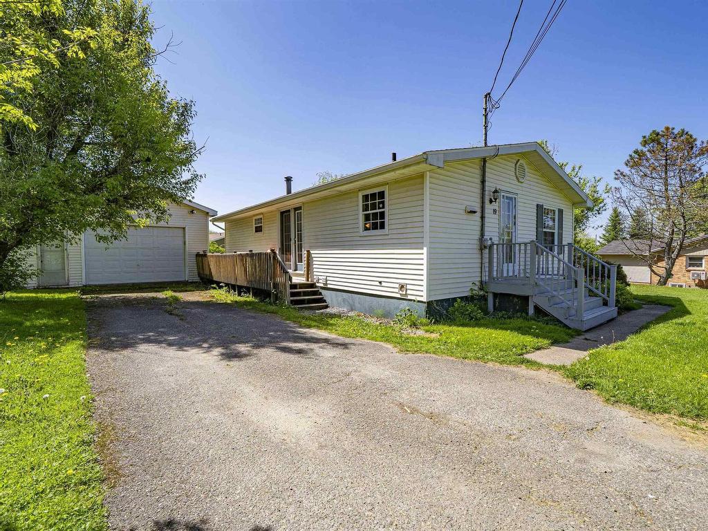 












19 Frenchy Road

,
Lantz,




NS
B2S 1R3


