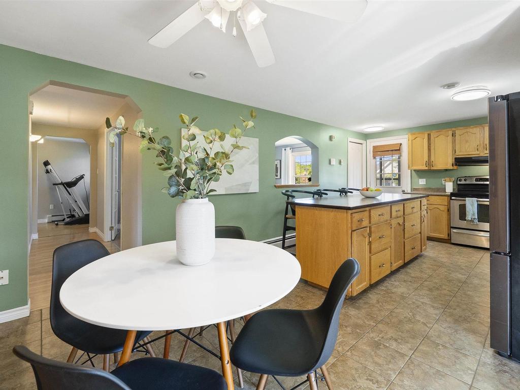 












19 Frenchy Road

,
Lantz,




NS
B2S 1R3

