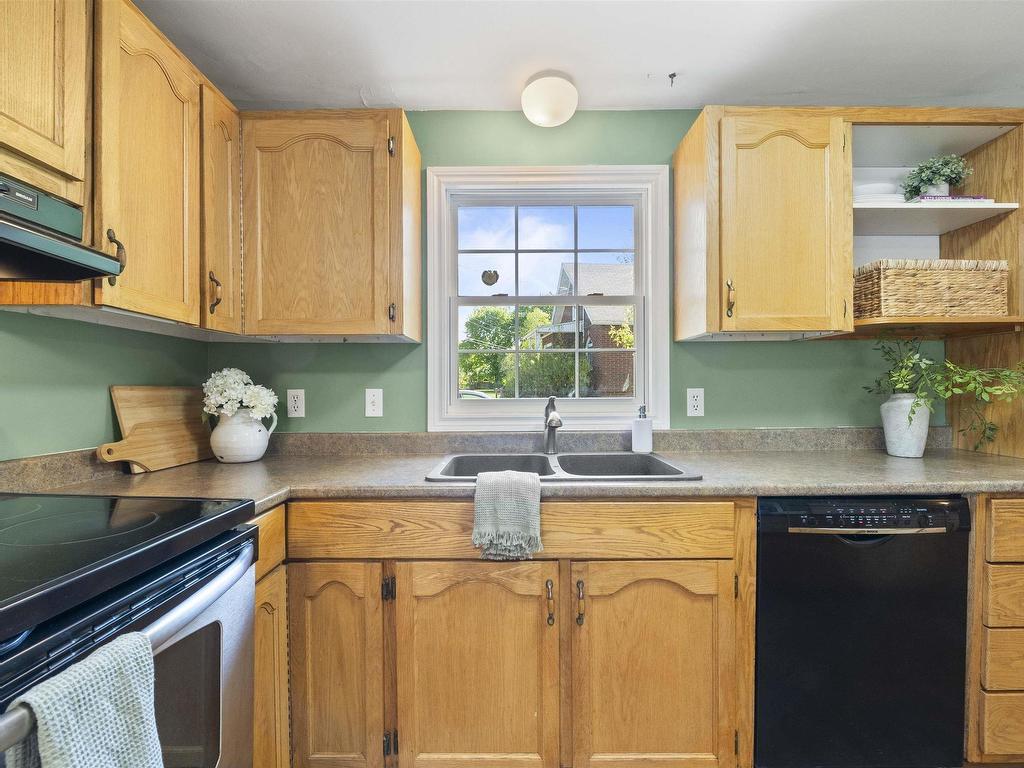 












19 Frenchy Road

,
Lantz,




NS
B2S 1R3

