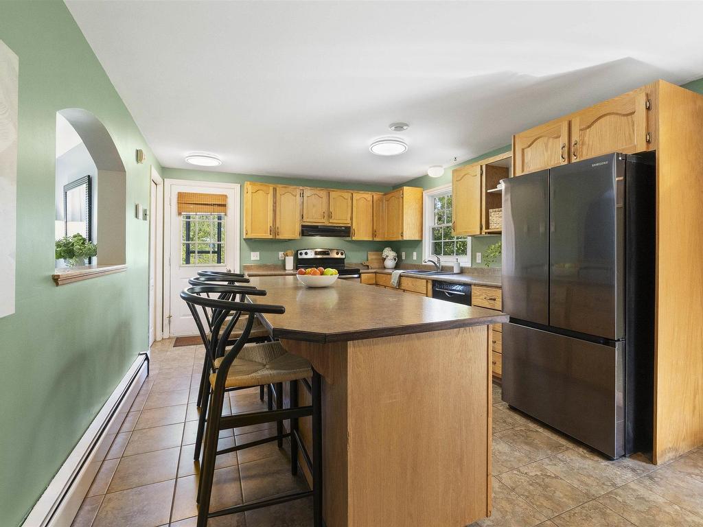 












19 Frenchy Road

,
Lantz,




NS
B2S 1R3

