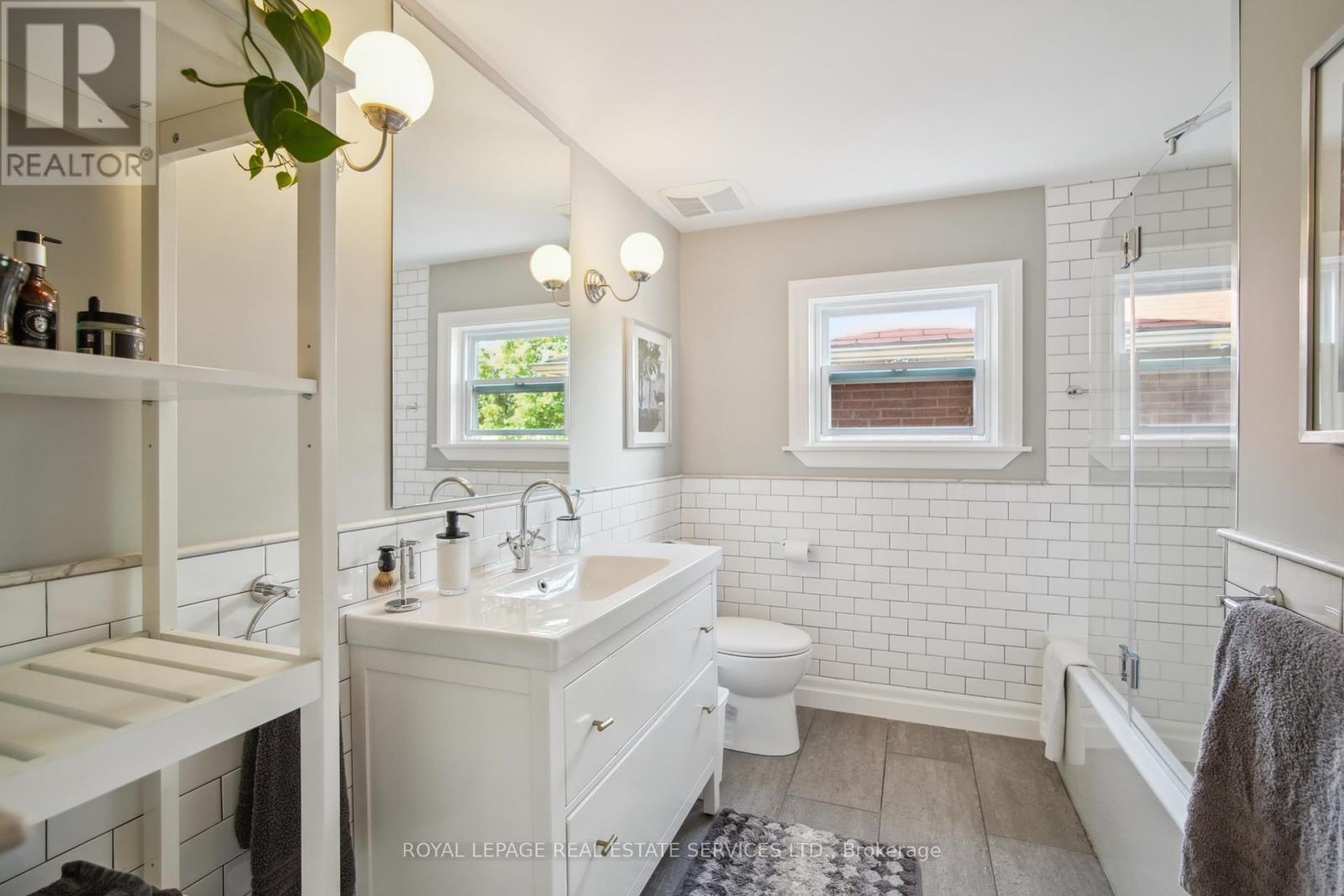












4216 PETERSBURG CRESCENT

,
Mississauga,




Ontario
L4Z2T3

