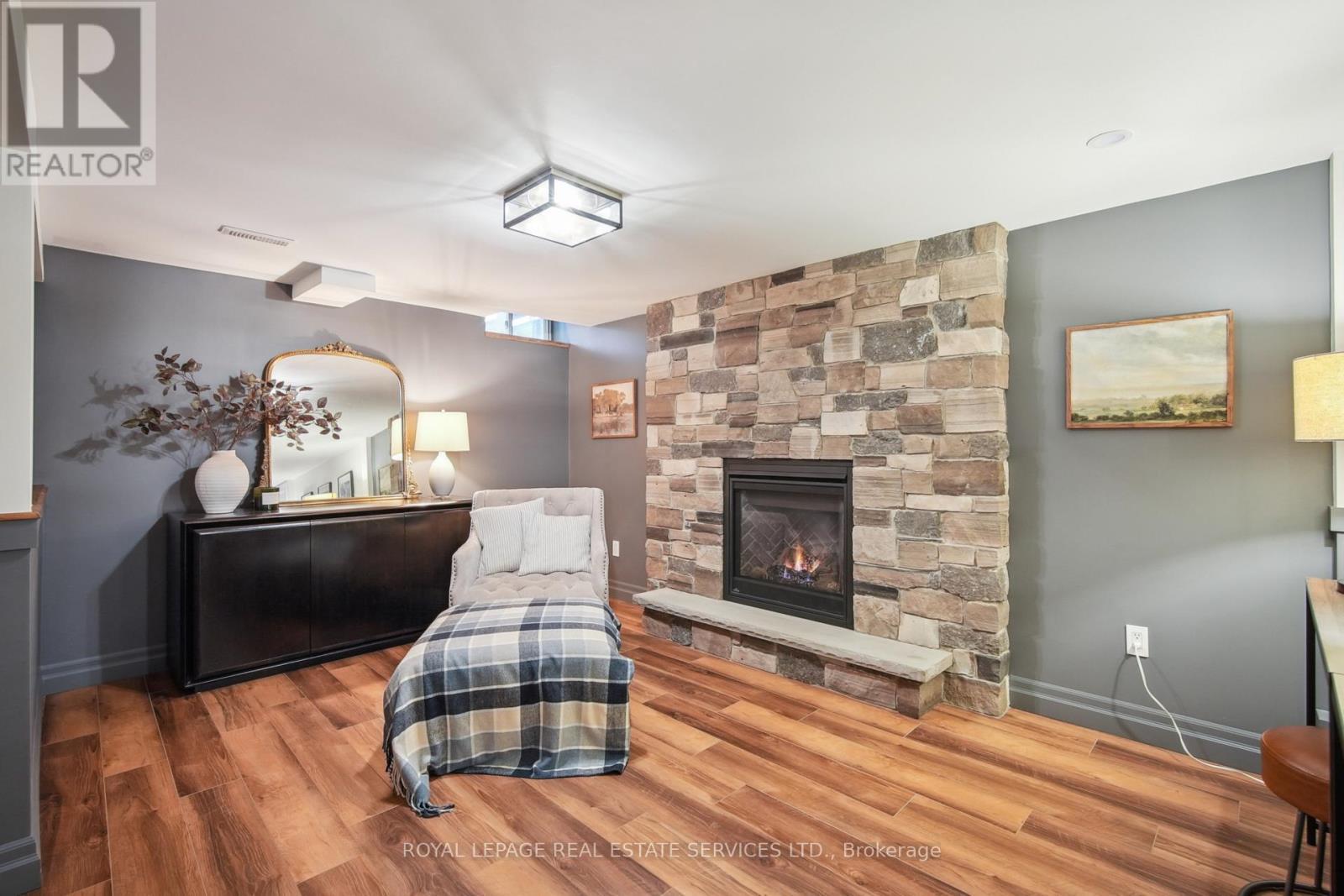 












4216 PETERSBURG CRESCENT

,
Mississauga,




Ontario
L4Z2T3

