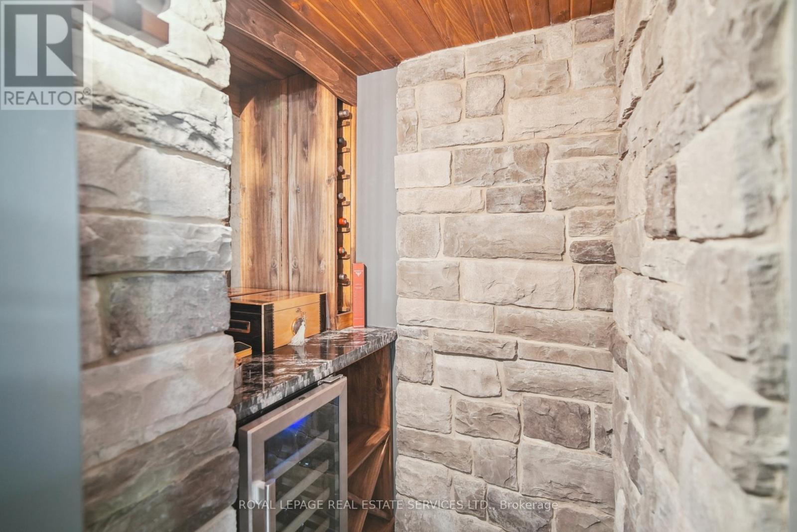 












4216 PETERSBURG CRESCENT

,
Mississauga,




Ontario
L4Z2T3

