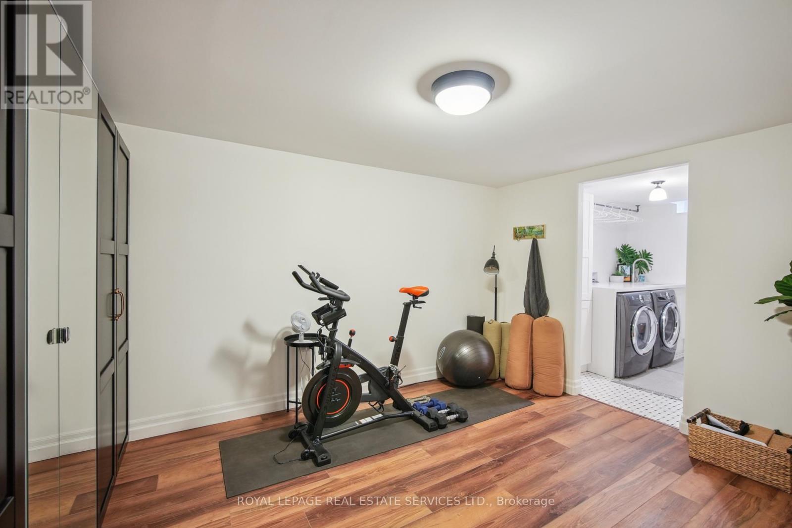 












4216 PETERSBURG CRESCENT

,
Mississauga,




Ontario
L4Z2T3

