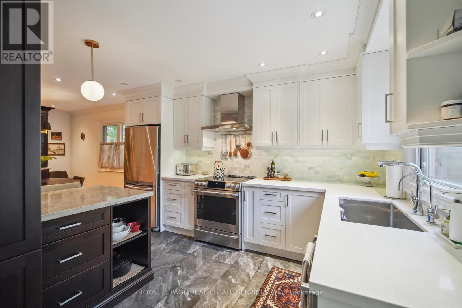 












4216 PETERSBURG CRESCENT

,
Mississauga,




Ontario
L4Z2T3

