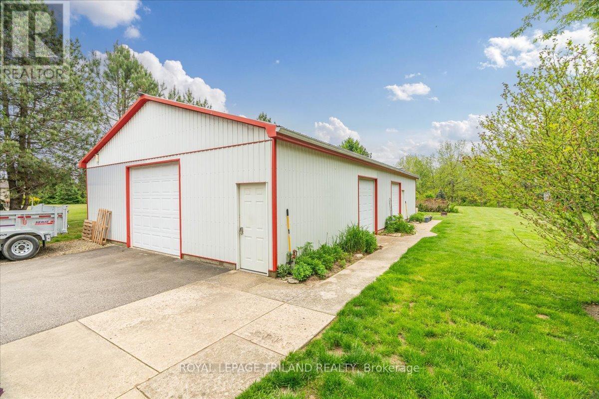 












3115 NAPPERTON DRIVE

,
Adelaide Metcalfe,




Ontario
N7G3H8

