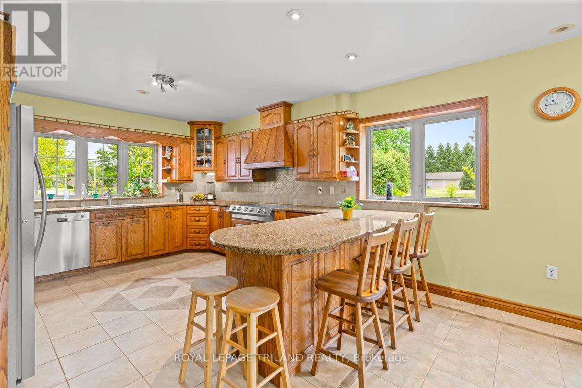 












3115 NAPPERTON DRIVE

,
Adelaide Metcalfe,




Ontario
N7G3H8

