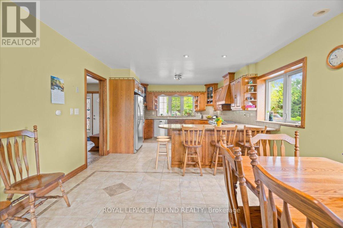 












3115 NAPPERTON DRIVE

,
Adelaide Metcalfe,




Ontario
N7G3H8

