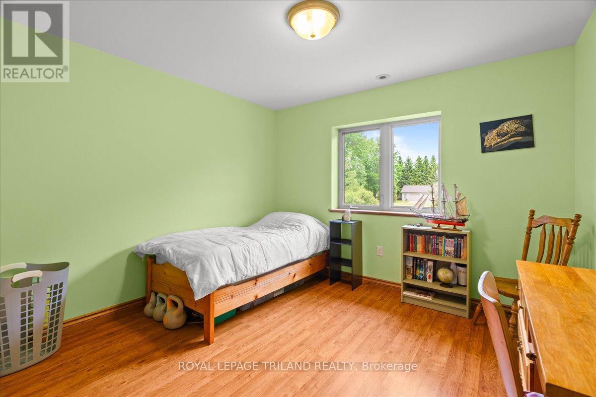 












3115 NAPPERTON DRIVE

,
Adelaide Metcalfe,




Ontario
N7G3H8

