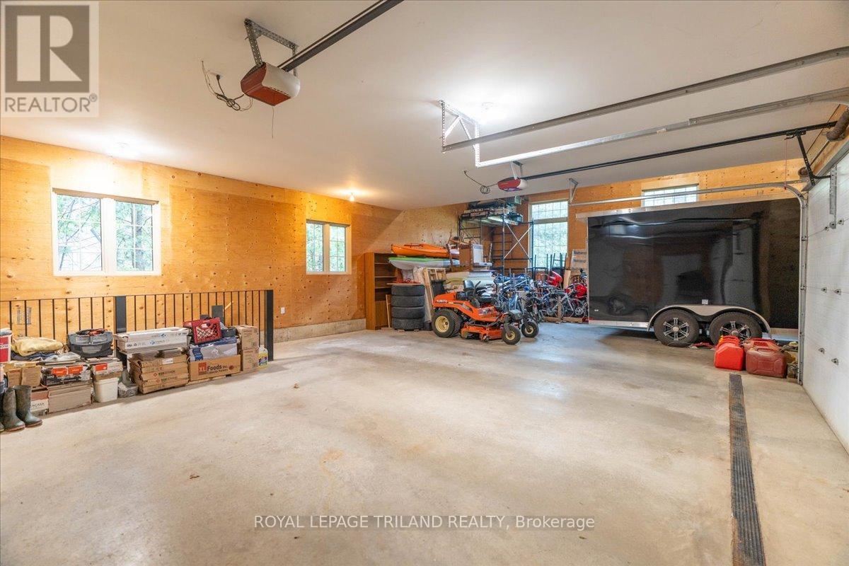 












3115 NAPPERTON DRIVE

,
Adelaide Metcalfe,




Ontario
N7G3H8

