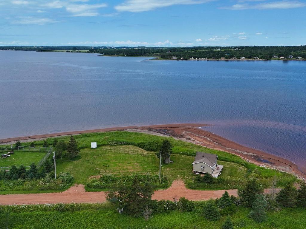












387 Ferry Road








PE
C0B 1Y0

