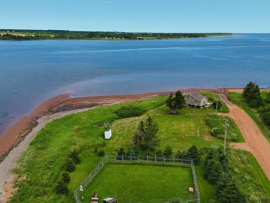 












387 Ferry Road








PE
C0B 1Y0

