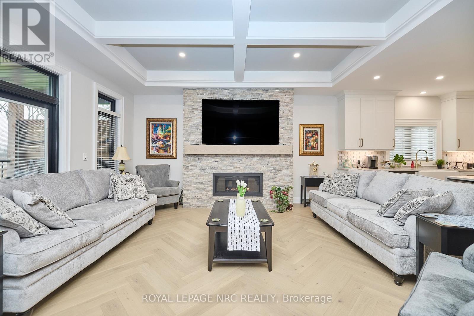 












1174 SPEARS ROAD

,
Fort Erie (Crescent Park),




Ontario
L2A4N1

