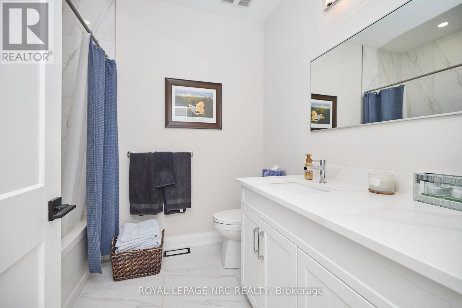 












1174 SPEARS ROAD

,
Fort Erie (Crescent Park),




Ontario
L2A4N1

