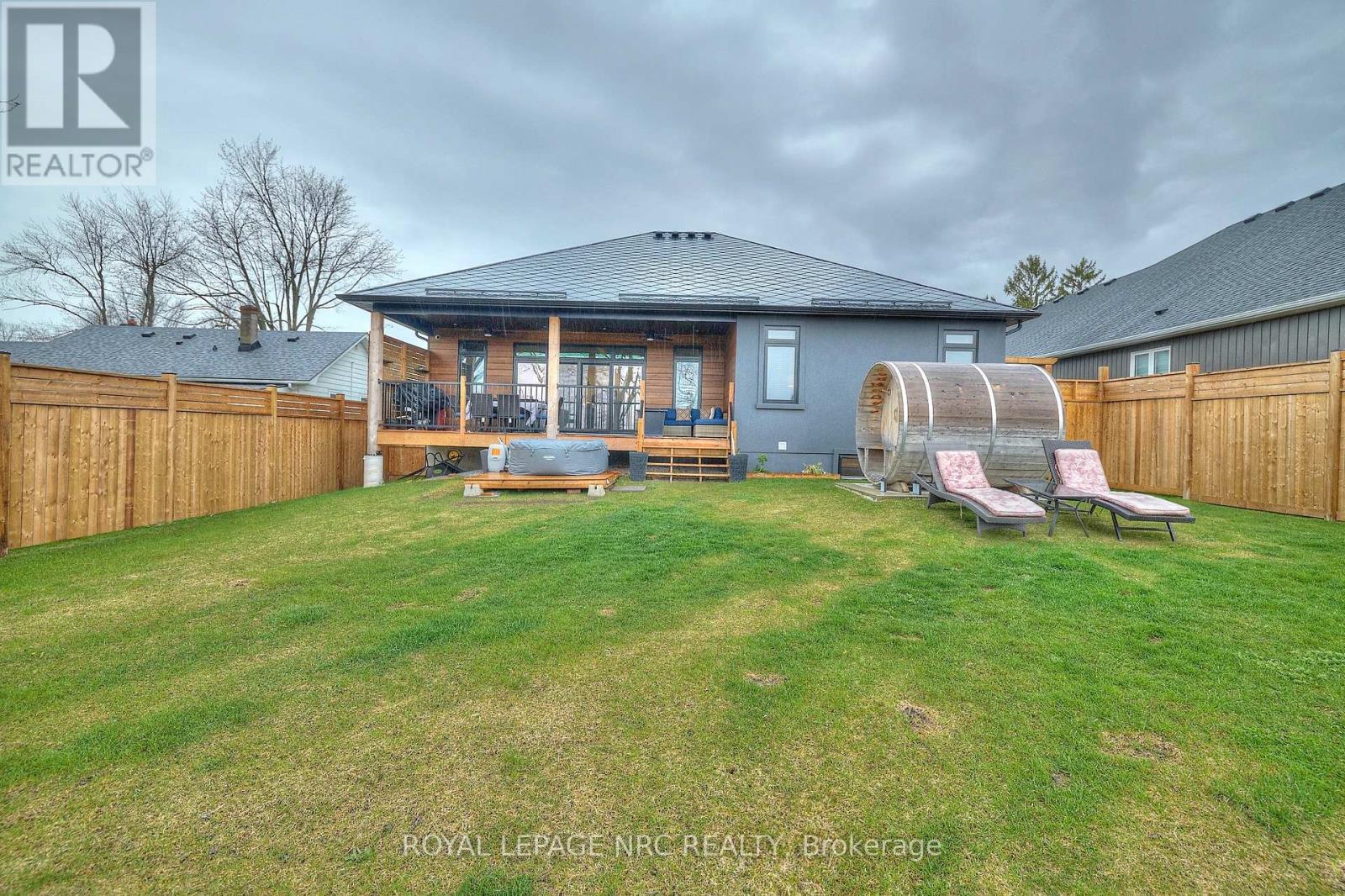 












1174 SPEARS ROAD

,
Fort Erie (Crescent Park),




Ontario
L2A4N1

