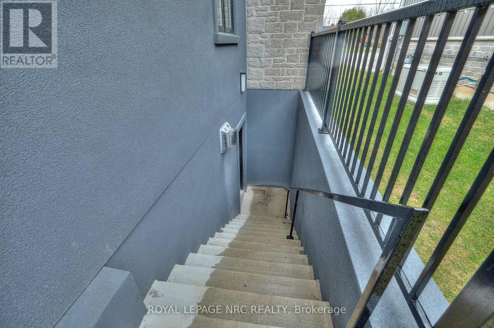 












1174 SPEARS ROAD

,
Fort Erie (Crescent Park),




Ontario
L2A4N1

