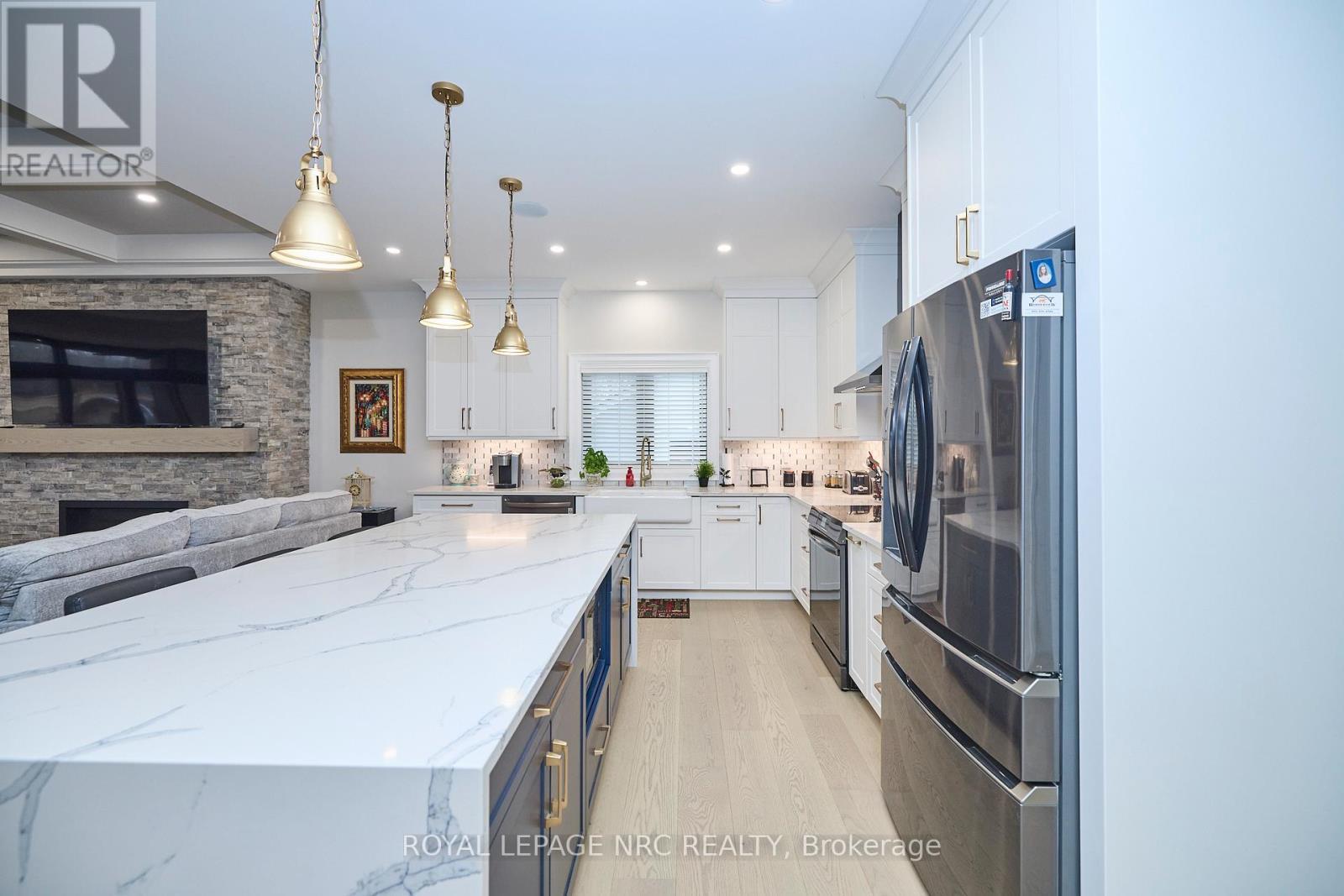 












1174 SPEARS ROAD

,
Fort Erie (Crescent Park),




Ontario
L2A4N1

