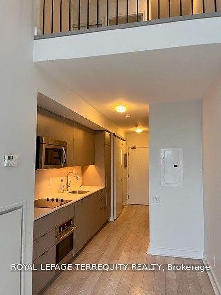 









5


Hanna

Avenue, 723,
Toronto,




ON
M6K 0B3

