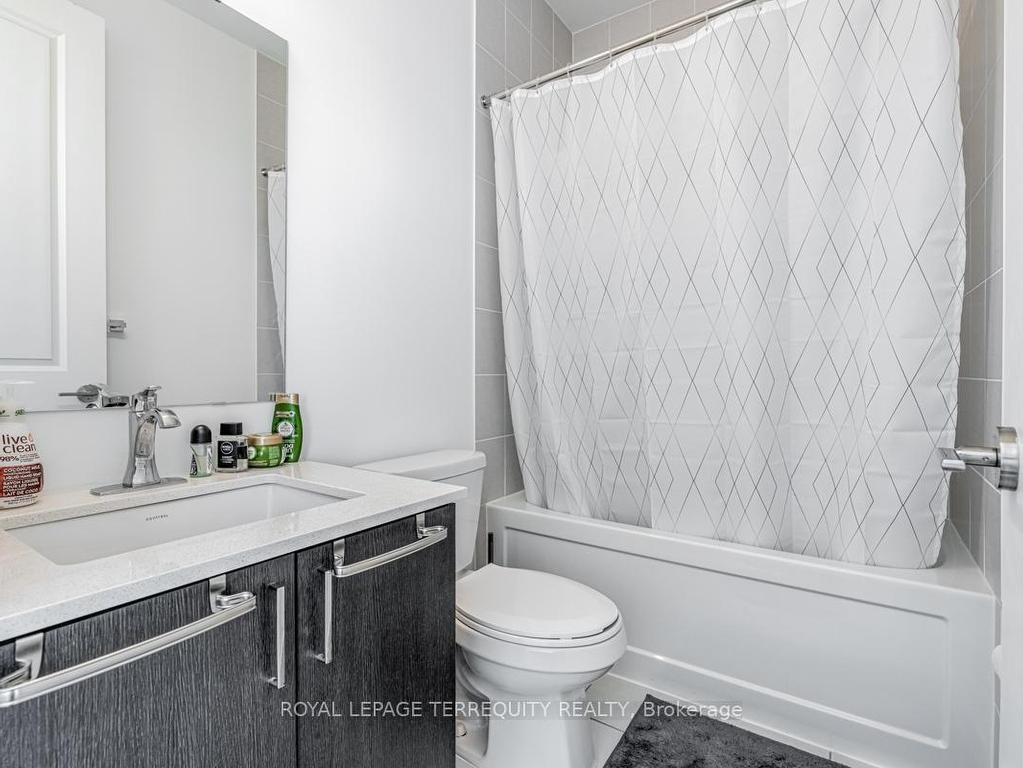









1063


Douglas McCurdy Common

N/A, 702,
Mississauga,




ON
L5G 0C5

