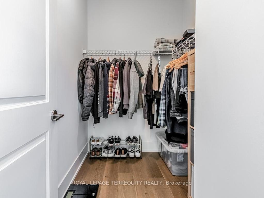 









1063


Douglas McCurdy Common

N/A, 702,
Mississauga,




ON
L5G 0C5

