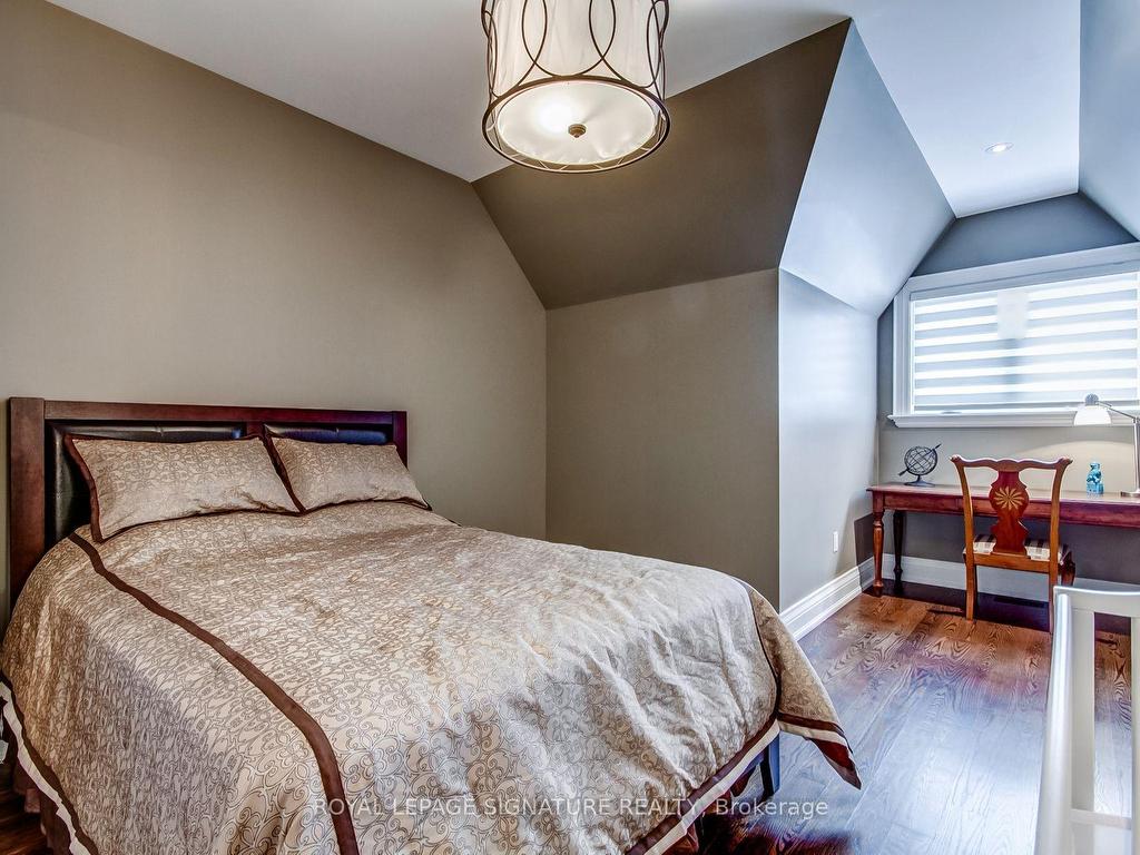









69


Peter

Street,
Markham,




ON
L3P 2A7


