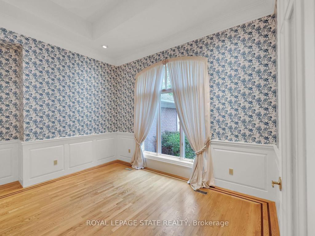 









253


Robina

Road,
Hamilton,




ON
L9G 2L6

