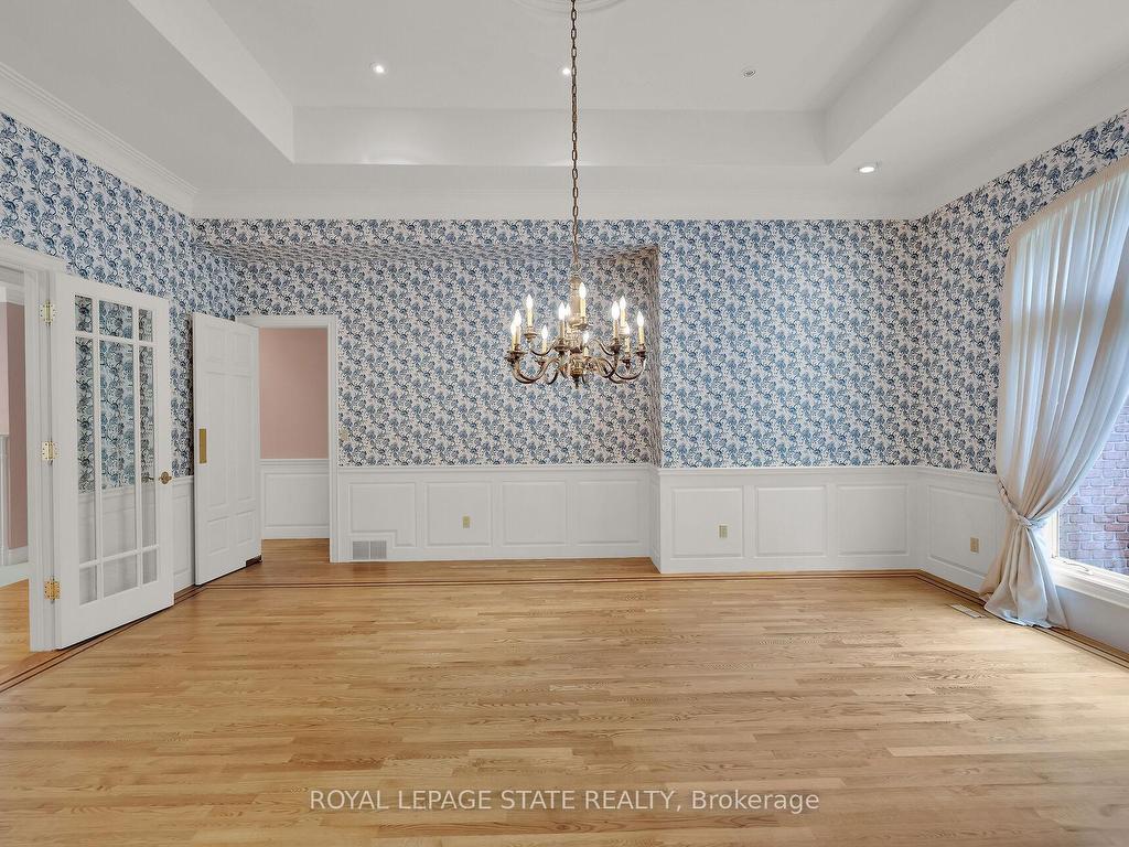 









253


Robina

Road,
Hamilton,




ON
L9G 2L6


